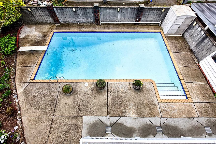642 W 53rd Avenue