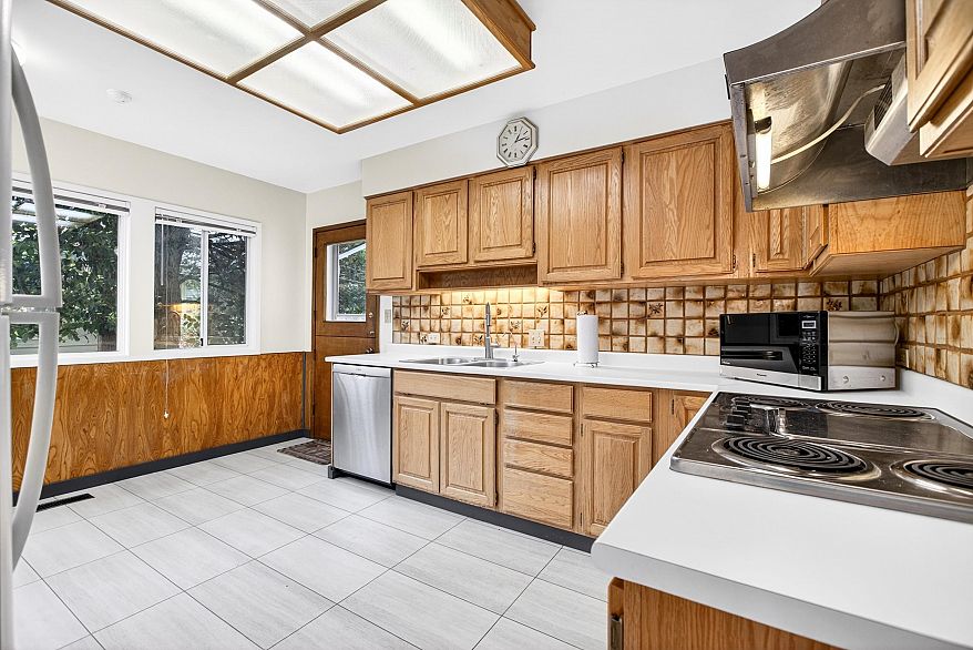 642 W 53rd Avenue