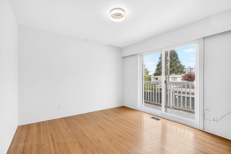 642 W 53rd Avenue