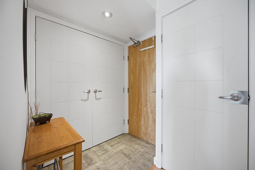 706 1003 Burnaby Street