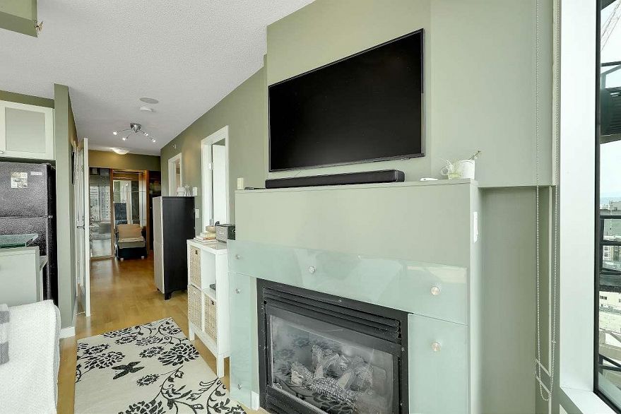 1502 1003 Burnaby Street