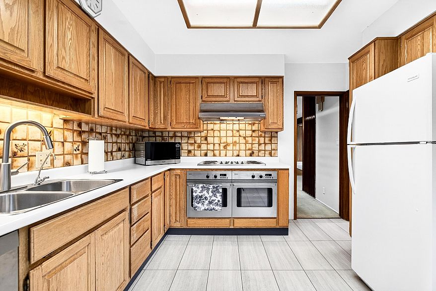 642 W 53rd Avenue