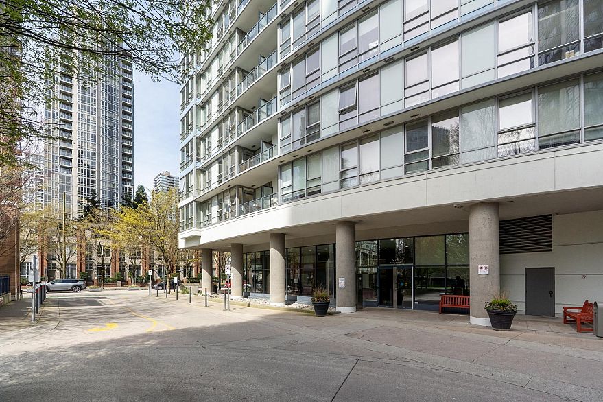 2903 928 Beatty Street