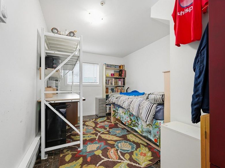 1115 Boundary Road
