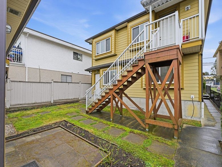 1115 Boundary Road