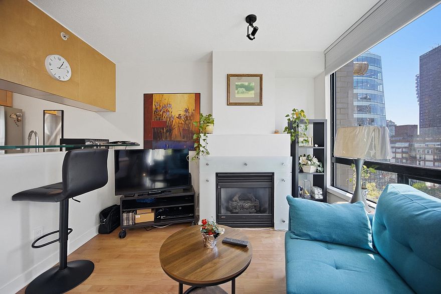 706 1003 Burnaby Street