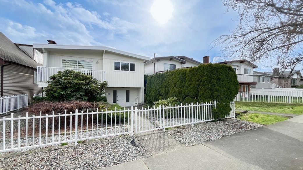 320 E 57th Avenue