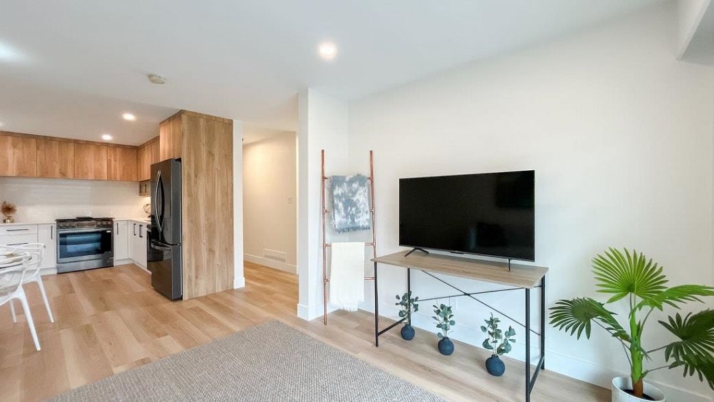 320 E 57th Avenue