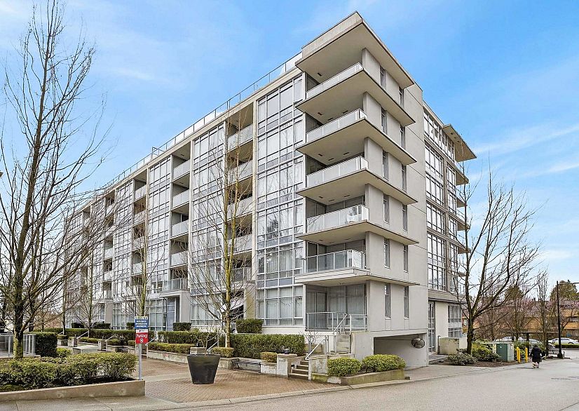 804 4888 Nanaimo Street