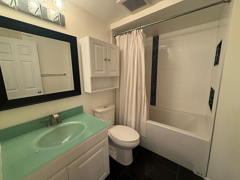 101 965 W 15TH AVENUE, Vancouver BC V5Z 1S1