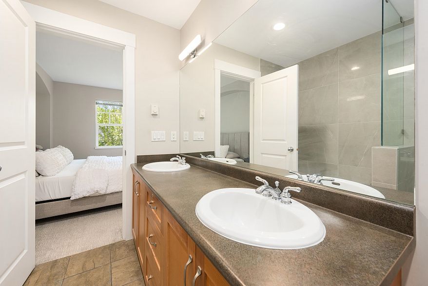 888 W 15th Avenue