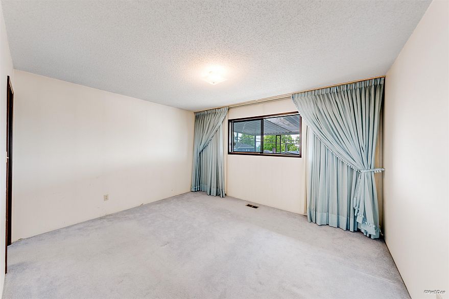 586 E 59th Avenue