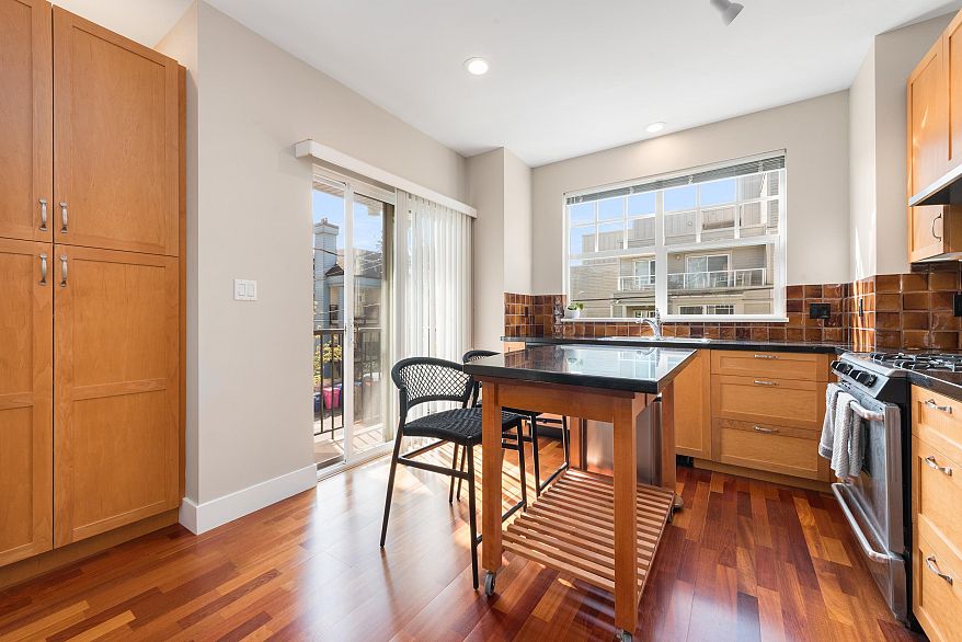888 W 15th Avenue