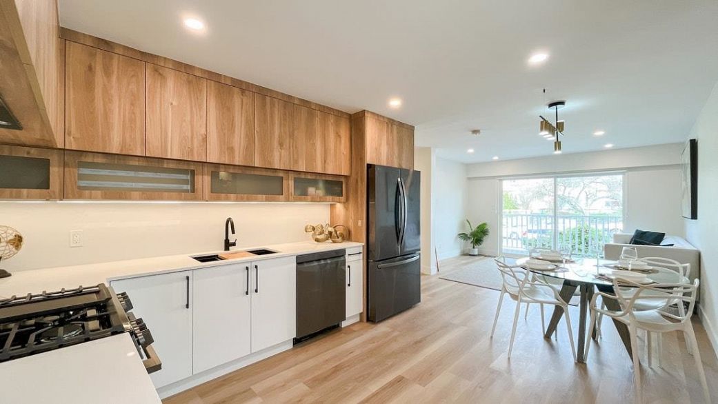 320 E 57th Avenue
