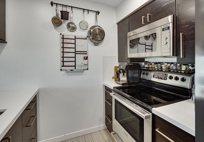 207 3280 W Broadway