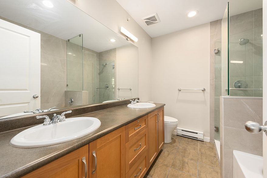 888 W 15th Avenue