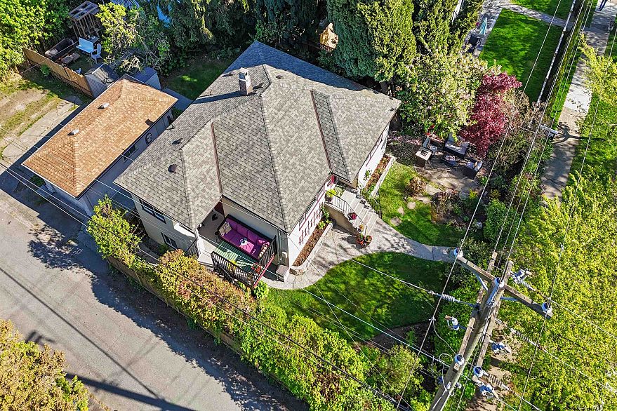 38 N Slocan Street