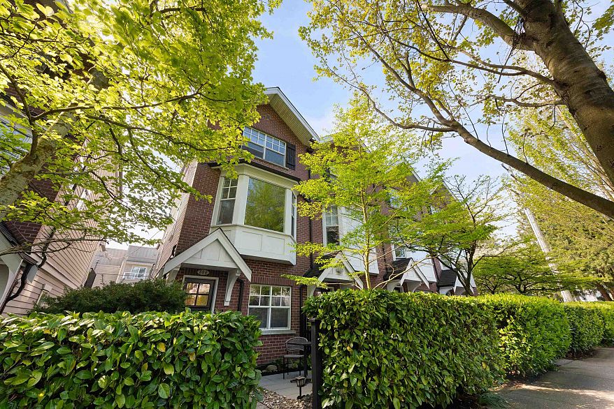888 W 15th Avenue