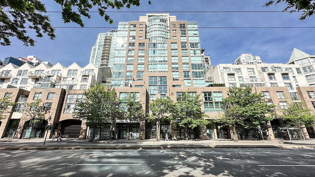 401 1159 Main Street