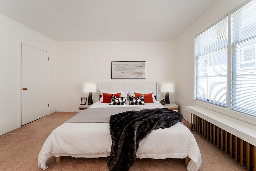 307 1565 Burnaby Street