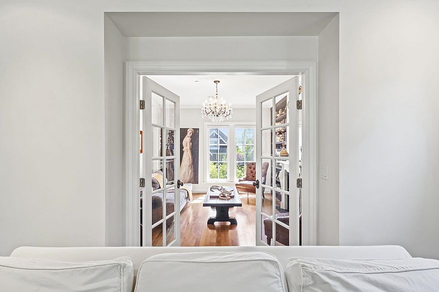 125 W 39th Avenue
