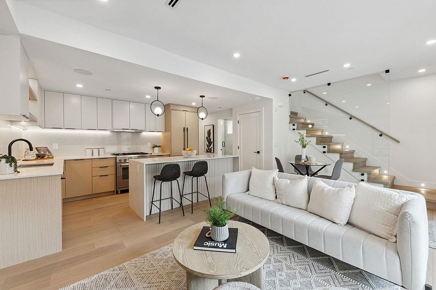 3383 Victoria Drive