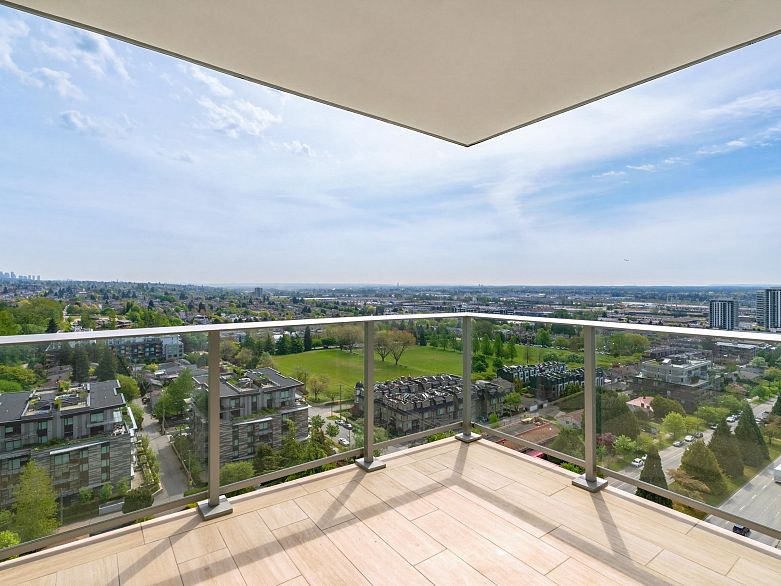 1704 7433 Cambie Street
