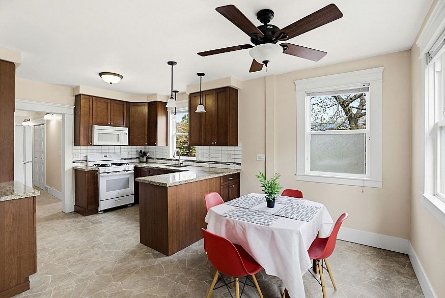 832 Salsbury Drive