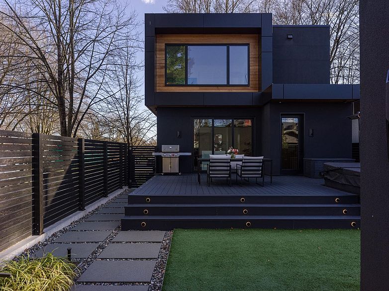 91 E 40th Avenue