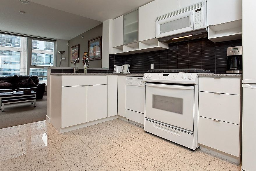 706 928 BEATTY STREET, Vancouver BC V6Z 3G6
