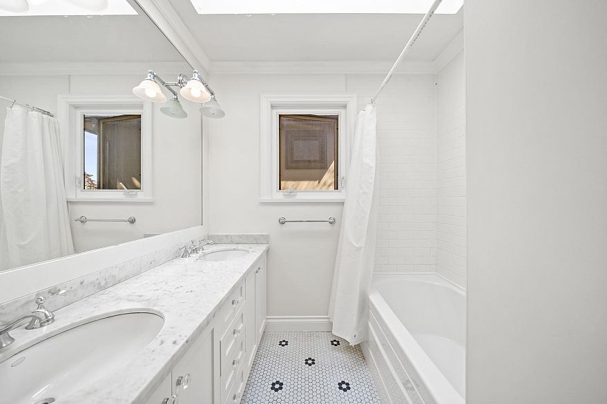 125 W 39th Avenue