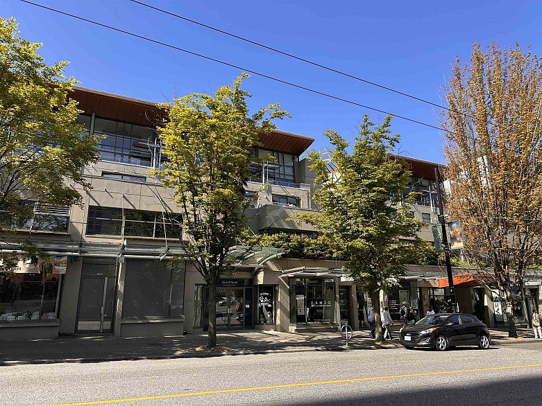 214 1688 Robson Street