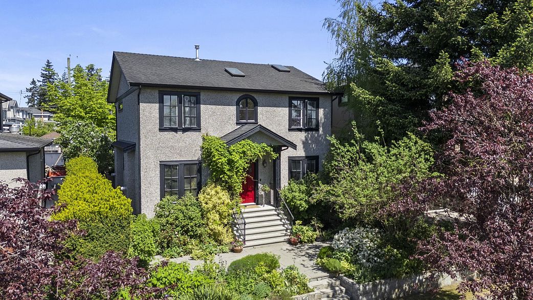 125 W 39th Avenue