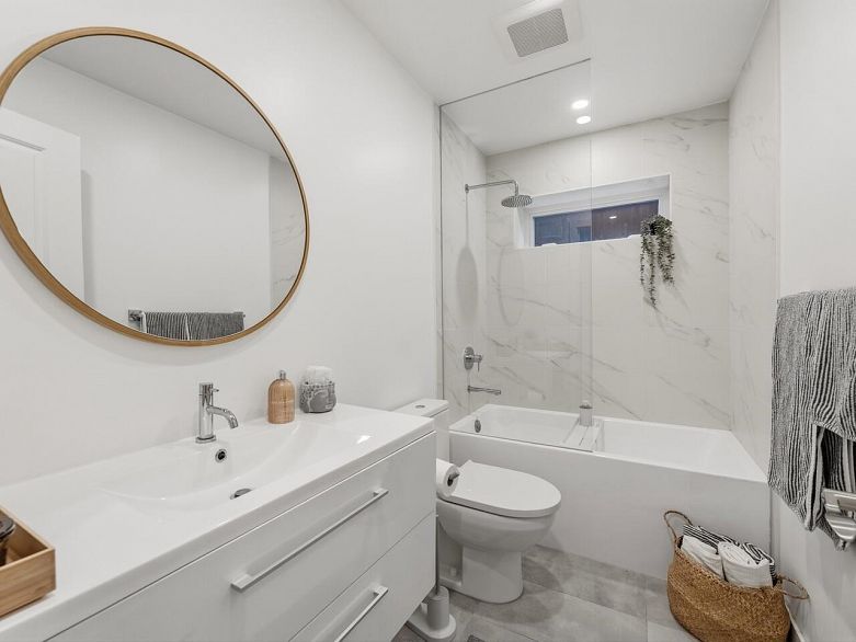 83 W 15th Avenue