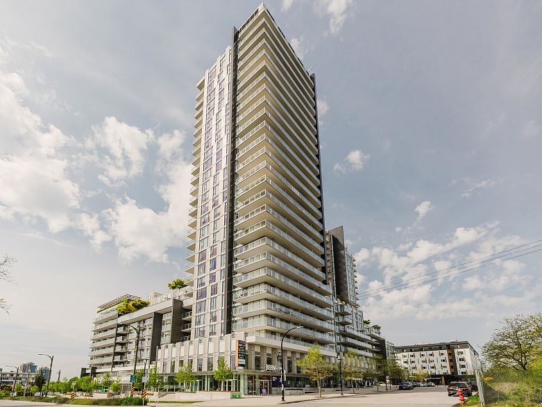 1704 7433 Cambie Street