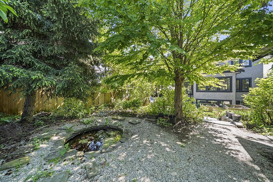 125 W 39th Avenue