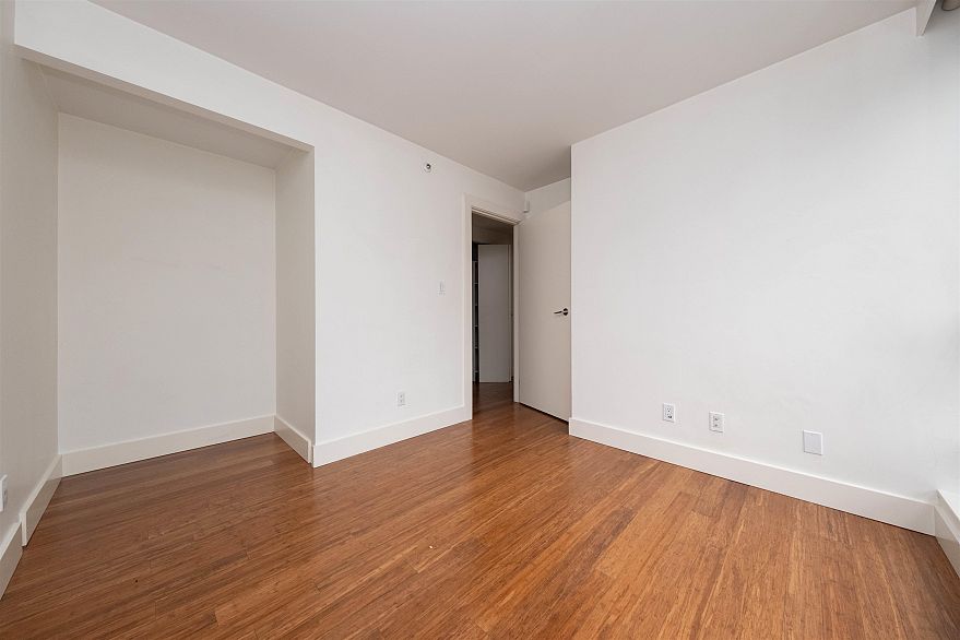 301 930 Cambie Street