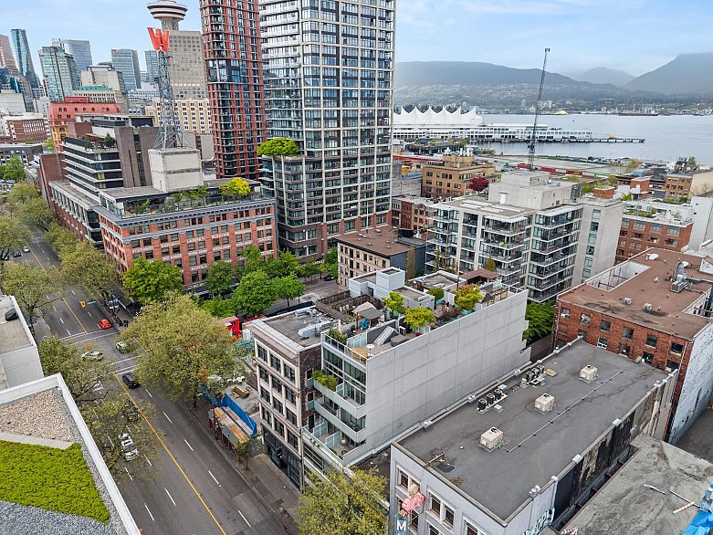 409 53 W Hastings Street