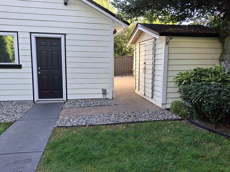 761 W 26th Avenue