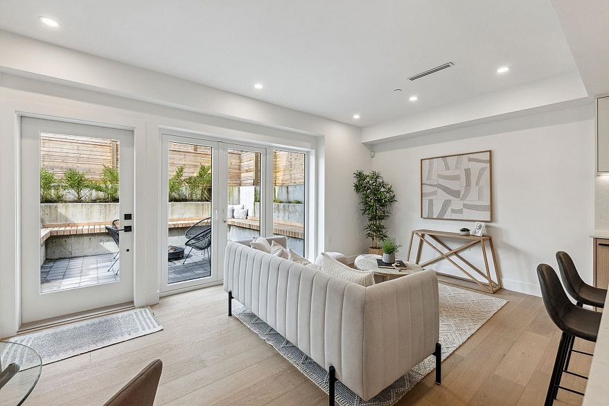 3383 Victoria Drive