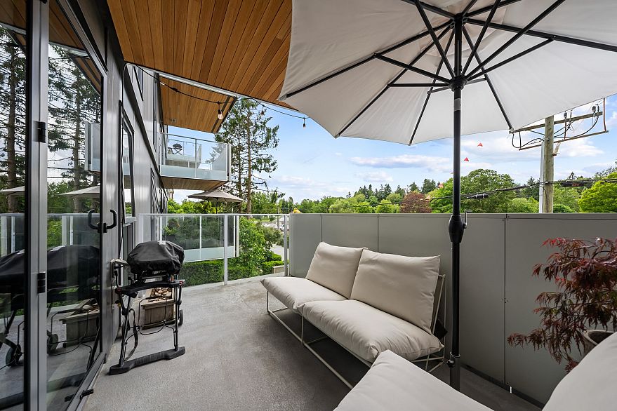 201 5089 Quebec Street
