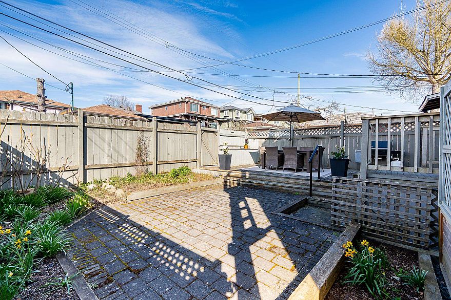 111 E 61st Avenue