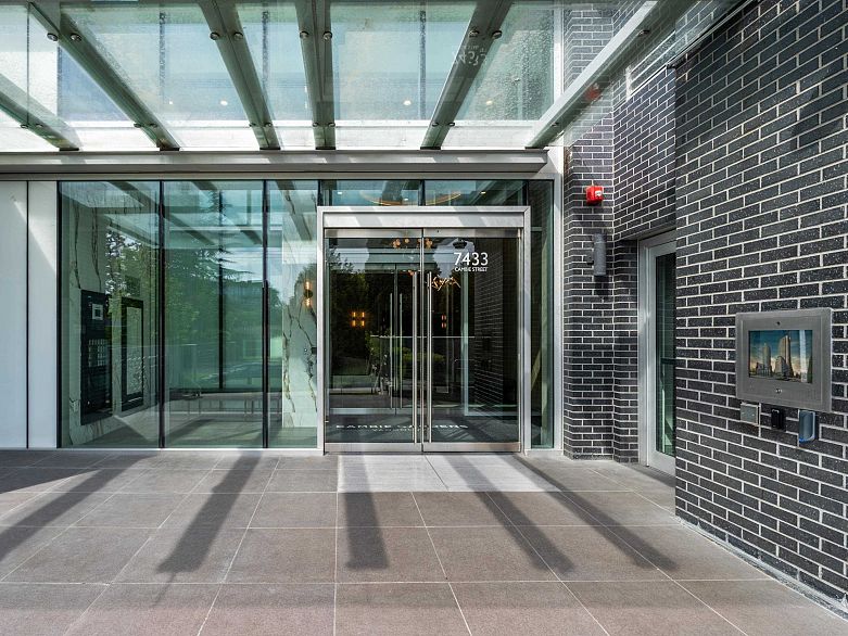 1704 7433 Cambie Street