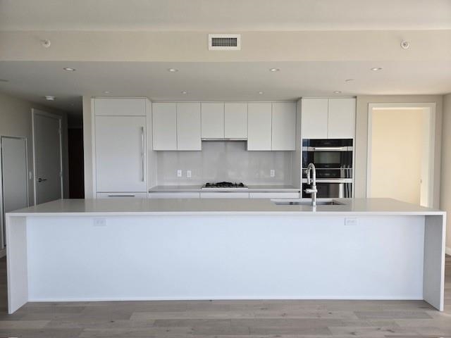 2102 485 W 42nd Avenue