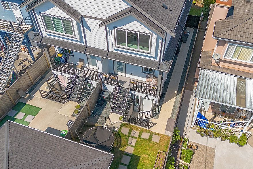 2868 E 49th Avenue