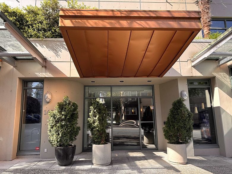 214 1688 Robson Street