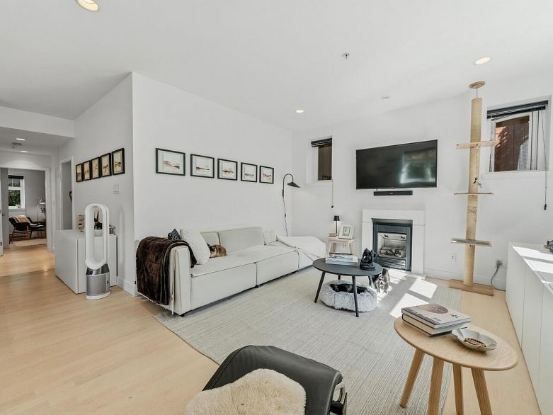 83 W 15th Avenue