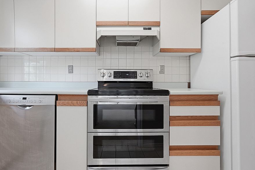 737 W 7th Avenue