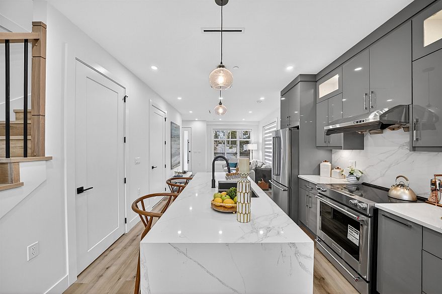 514 W 60th Avenue