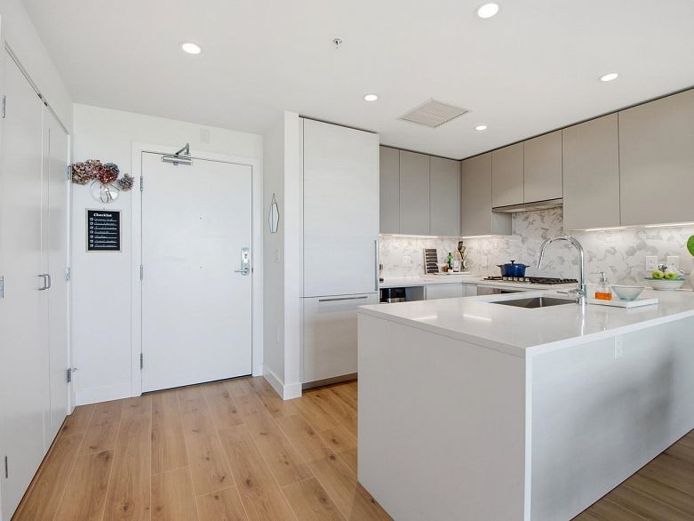 1304 8188 Fraser Street